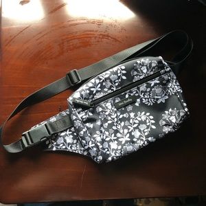 NWOT Vera Bradley -chandelier noir- Belt Bag